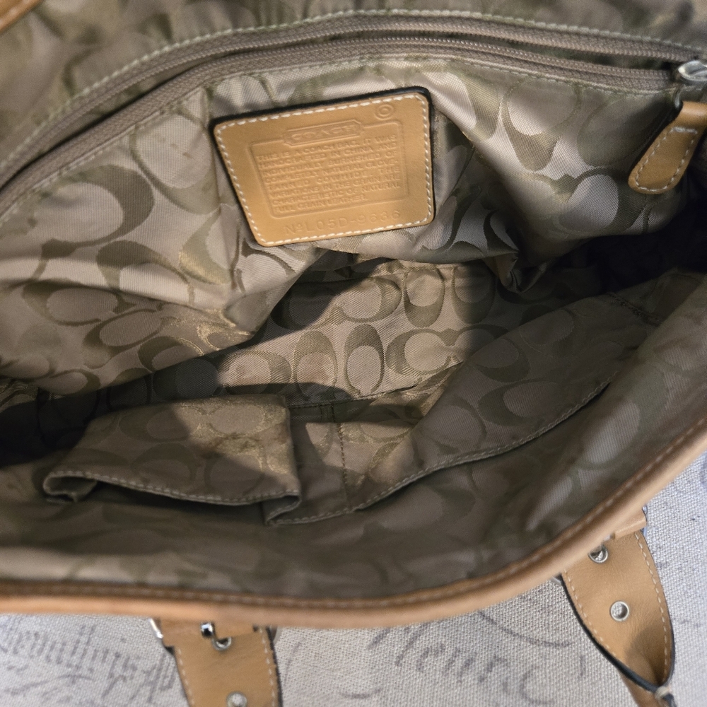 Vintage (2005) Coach Hampton SoHo Leather Bag Style 9636 - Picture 14 of 15